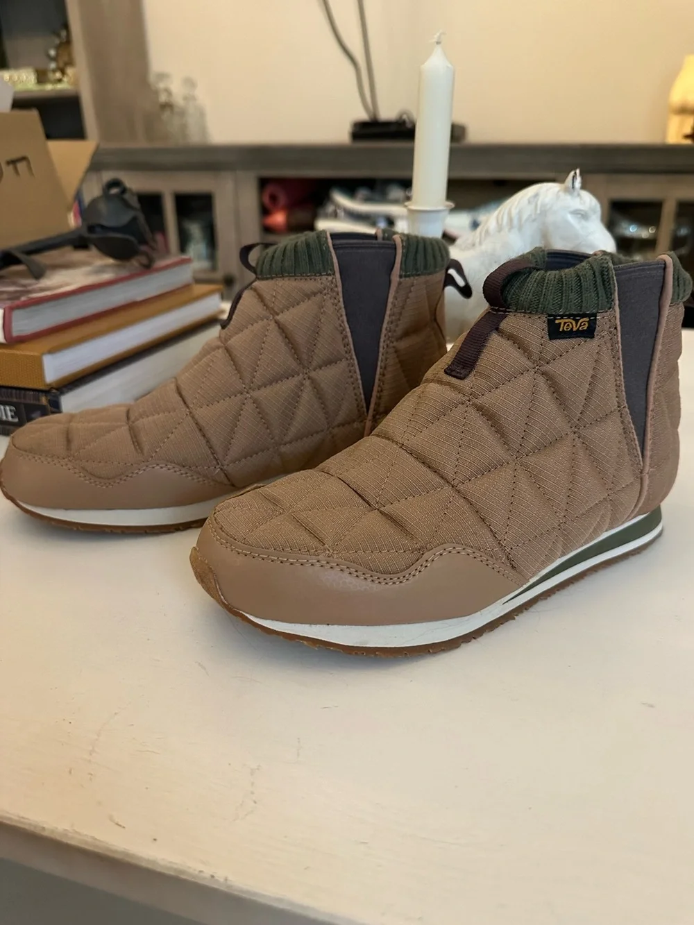 LIKE NEW Teva Women’s ReEmber Quilted Mid Ankle Boots - 7